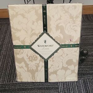 Waterford Linens Barrons Ct Rnd Tablecloth 52x70 NWT